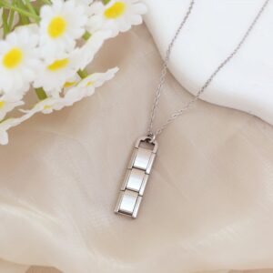 italian charm necklace with daisies